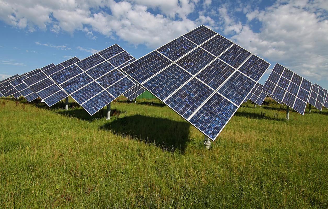 上半年光伏裝機量激增，戶用光伏引領增長新浪潮